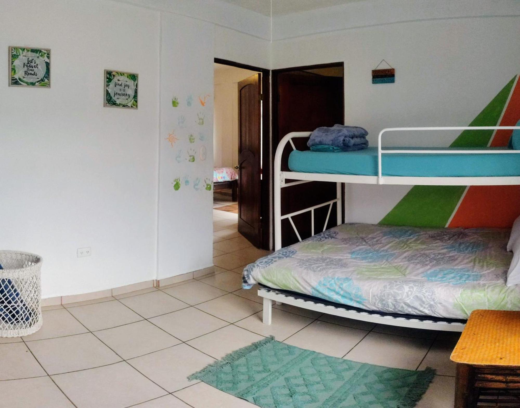 Cool Vibes Beach Hostel Dominical Esterno foto