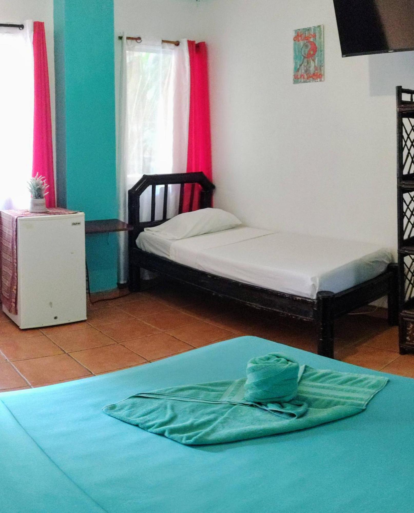 Cool Vibes Beach Hostel Dominical Esterno foto